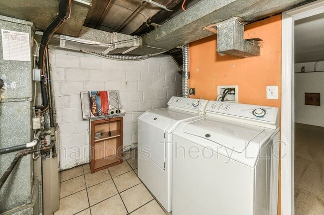 Building Photo - 3208 9th St S