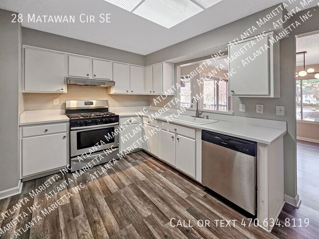 Building Photo - Stylish 2-Bedroom, 2-Bath End-Unit Condo i...