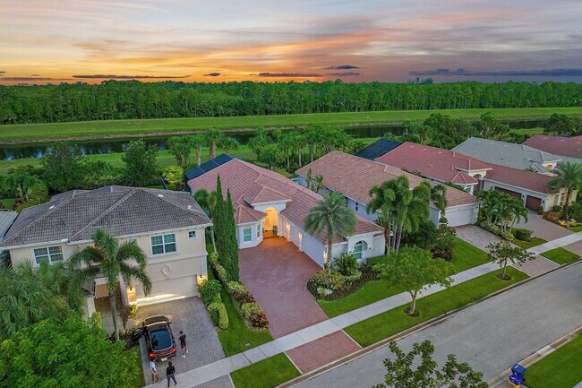 Building Photo - 236 Carina Dr