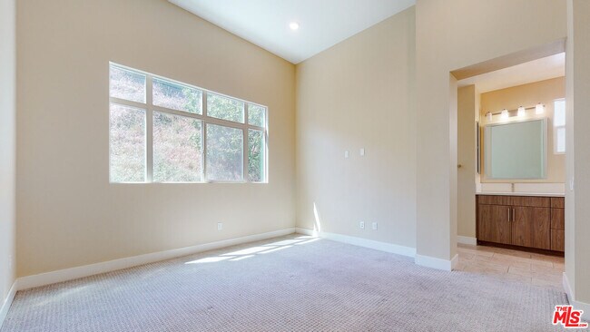 Building Photo - 6752 Gill Way