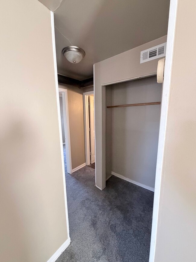 Building Photo - 4914 North Best Street