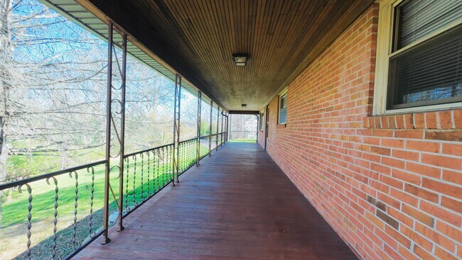 Building Photo - 494 Old Jonesboro Rd