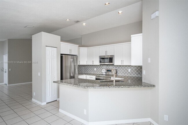 Building Photo - 1524 Canary Island Dr