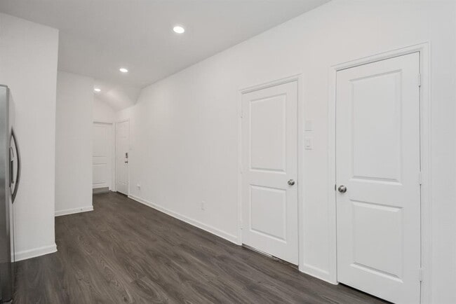 Building Photo - 11807 Kinlough Dr