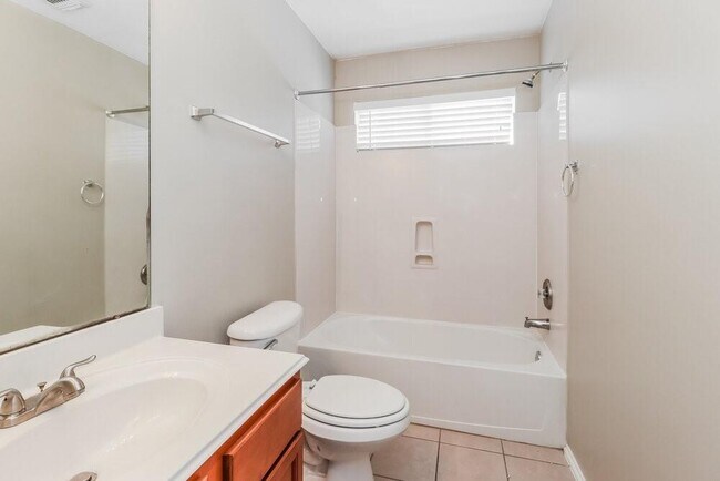 Building Photo - 33322 Cottonwood Bend