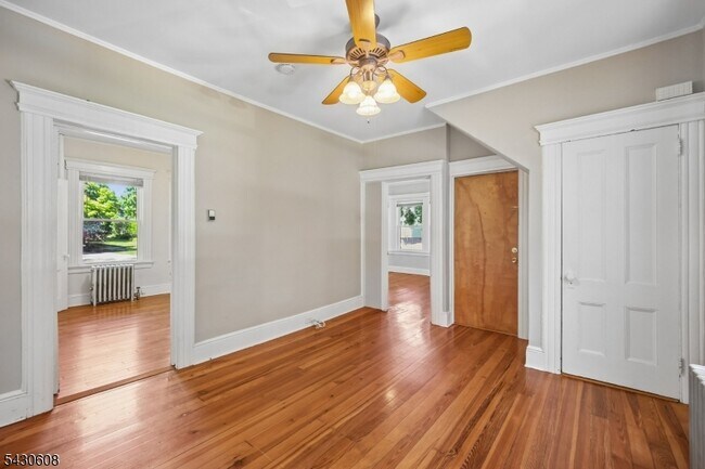Building Photo - 76 Montague Pl