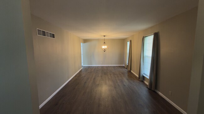 Building Photo - 40 S Hillview Dr