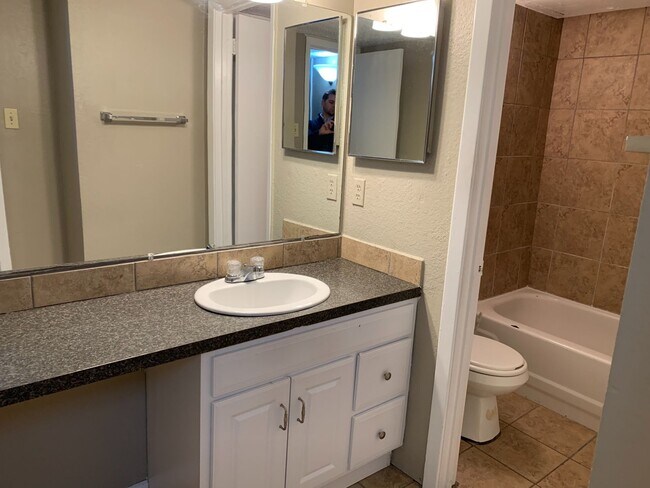 Building Photo - 1719 Ridge Oak Pl
