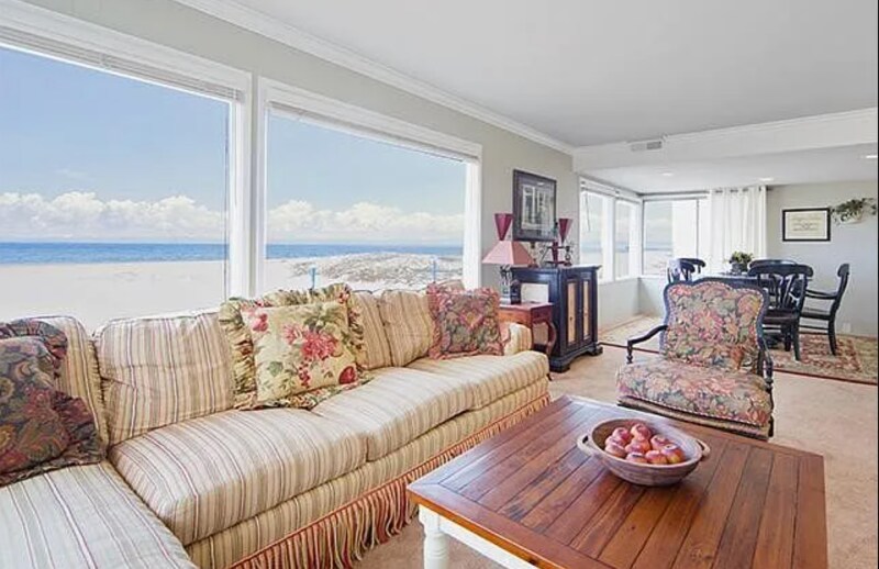 Building Photo - 1560 E Oceanfront