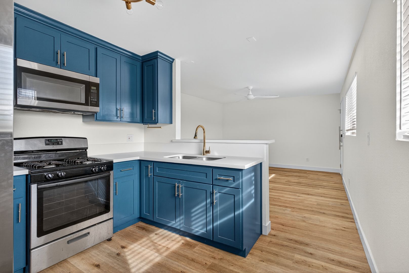 Building Photo - 921 Alamitos Ave