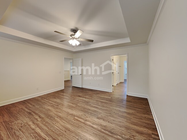 Building Photo - 3024 Esquire Dr