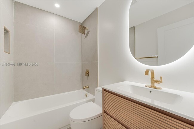 Building Photo - 3410 NW 13th Ave