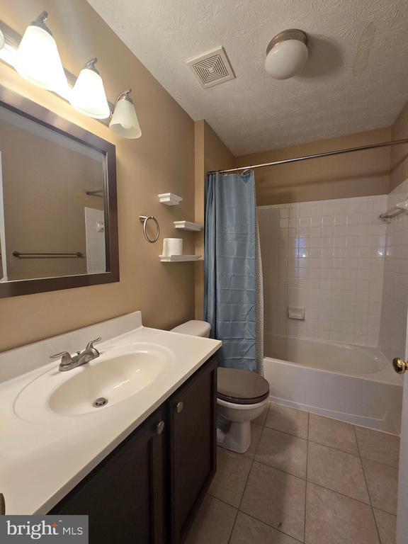 Building Photo - 160 Leeds Creek Cir