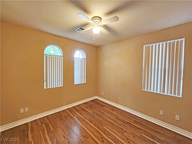 Building Photo - 5561 Carrara Pointe St