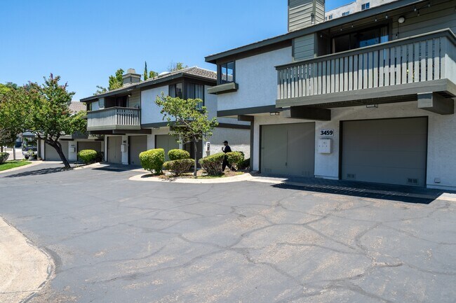 Building Photo - 3459 Reynard Way