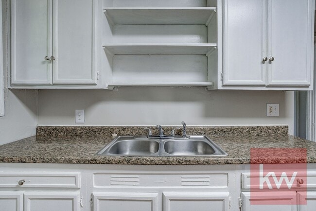 Building Photo - One Level, 2 Bedroom Unit in Kingsport
