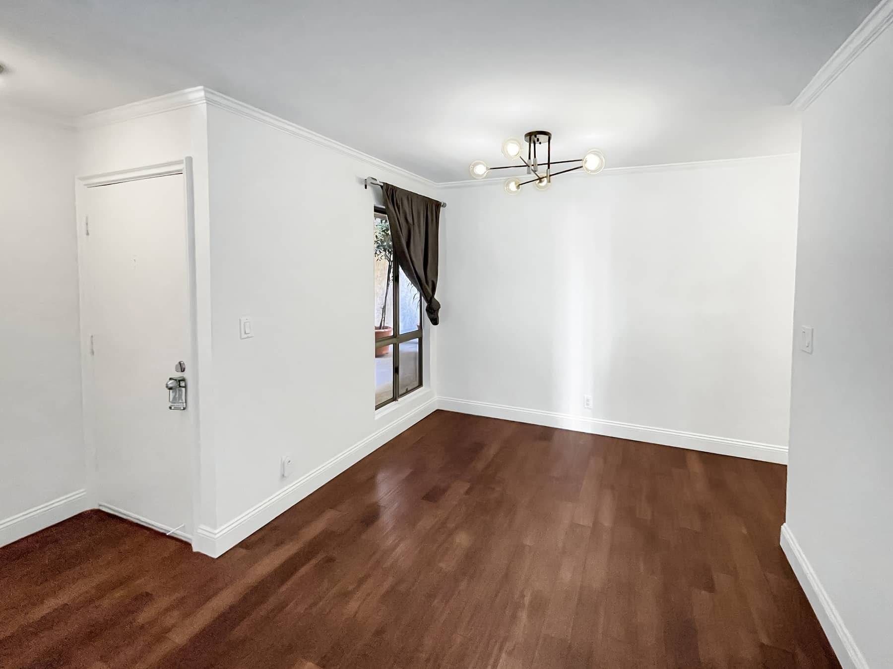 Building Photo - 837 N West Knoll Dr