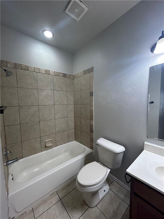 Building Photo - 2670 N Valencia Ave