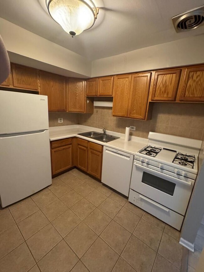Building Photo - 1477 N Winslowe Dr