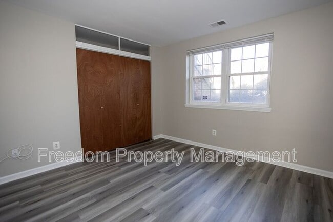 Building Photo - 16326 Taconic Cir