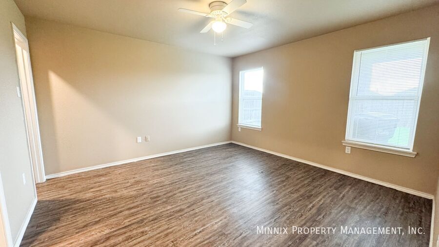 Building Photo - 2419 N Ave O