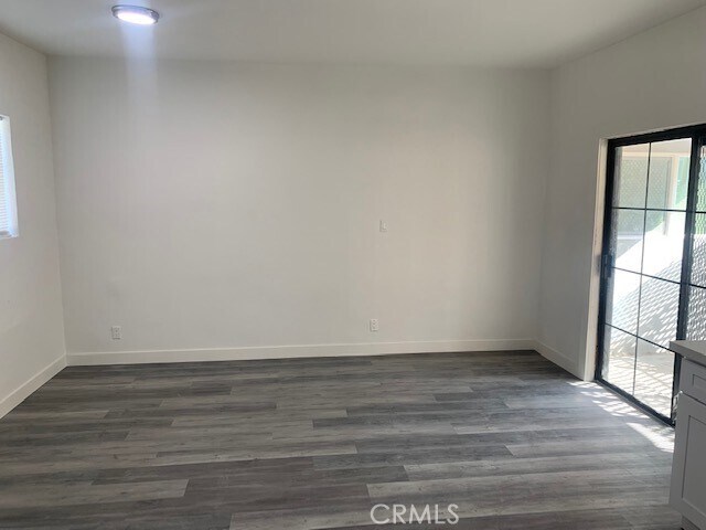 Building Photo - 1514 S Bentley Ave