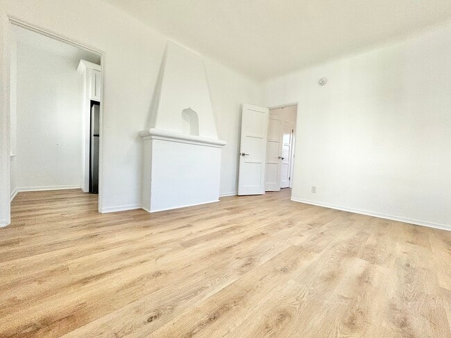 Building Photo - 1812 W 36th St