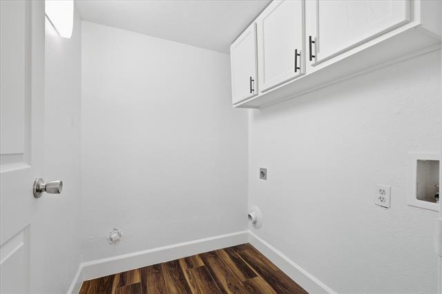 Building Photo - 1715 Southampton Dr