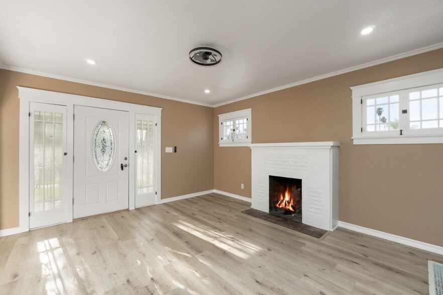 Building Photo - 3719 McKenzie St