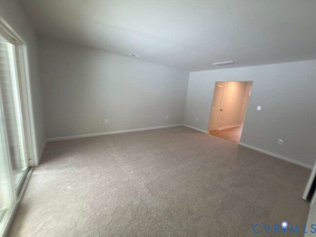 Building Photo - 449 Burden Dr