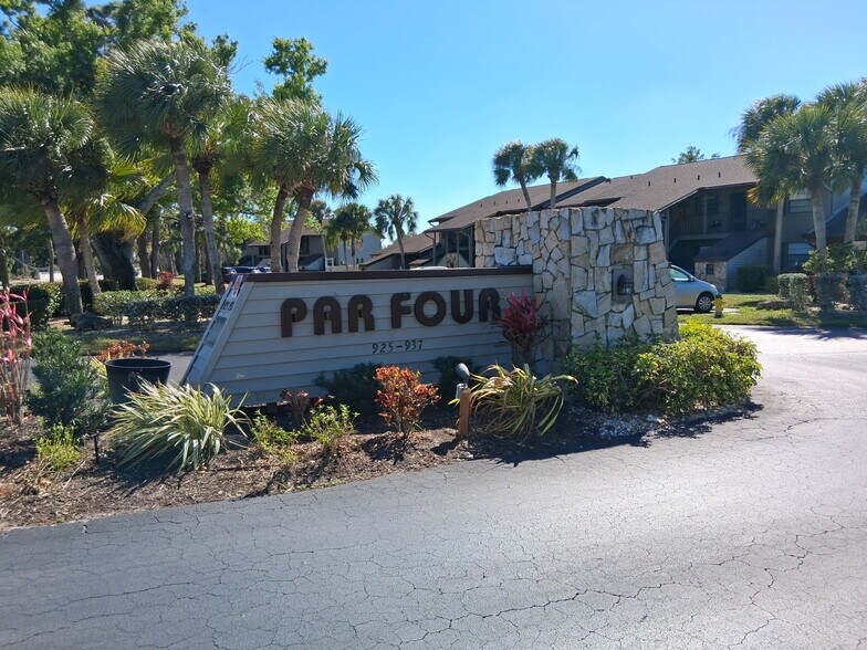 Entrance sign - 927 Capri Isles Blvd