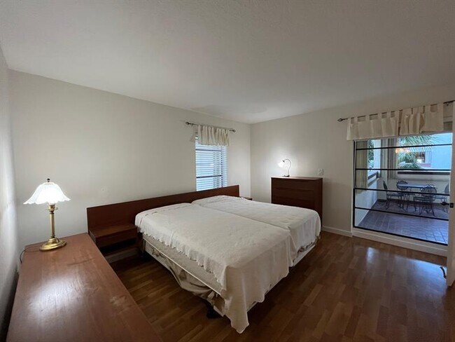 Building Photo - 9030 SW 125th Ave