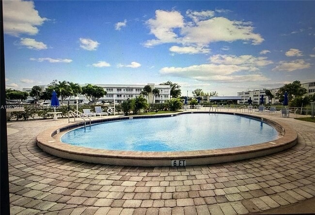 Building Photo - 247 Coventry K