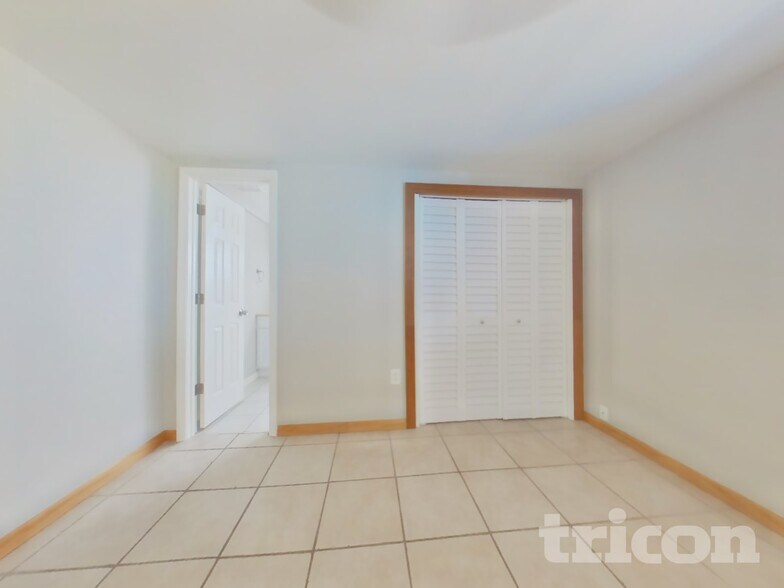 Building Photo - 2432 Breakwater Cir