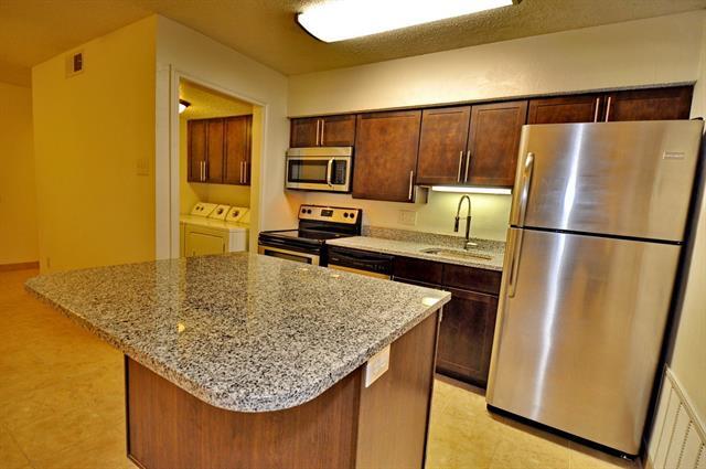 Building Photo - 6910 Skillman St