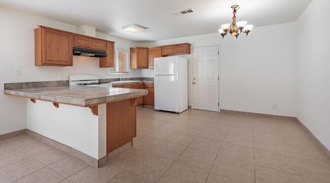 Building Photo - Sanger Home for Rent