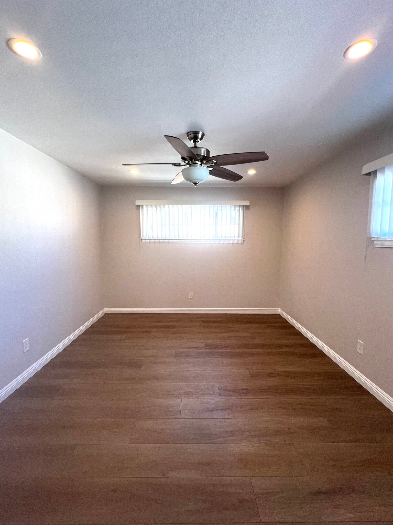 bed 2 - 12542 Menlo Ave