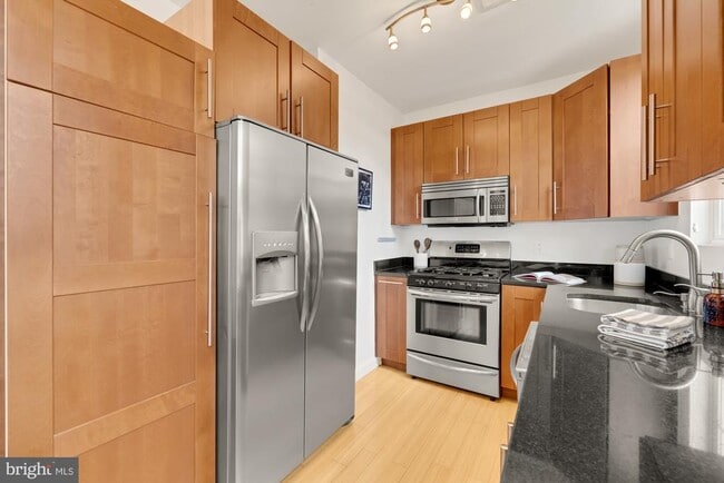 Building Photo - 3510 16th St NW