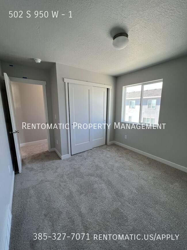 Building Photo - 502 S 950 W