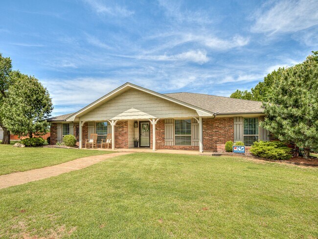 Building Photo - 801 Rock Hollow Rd