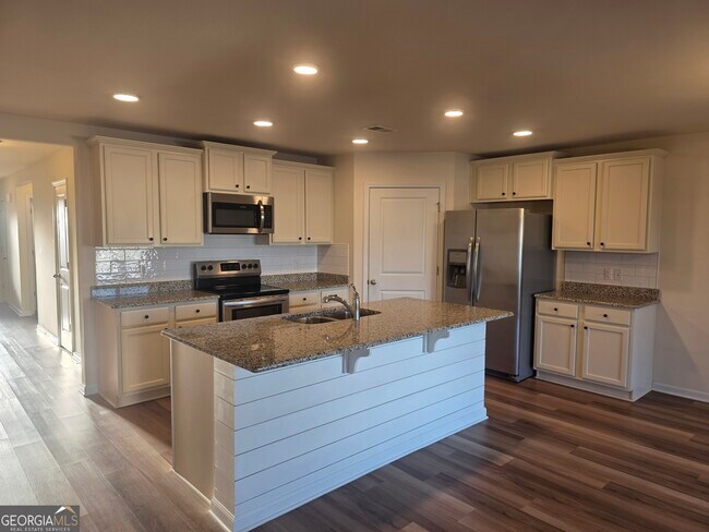 Building Photo - 234 Bellflower Cir