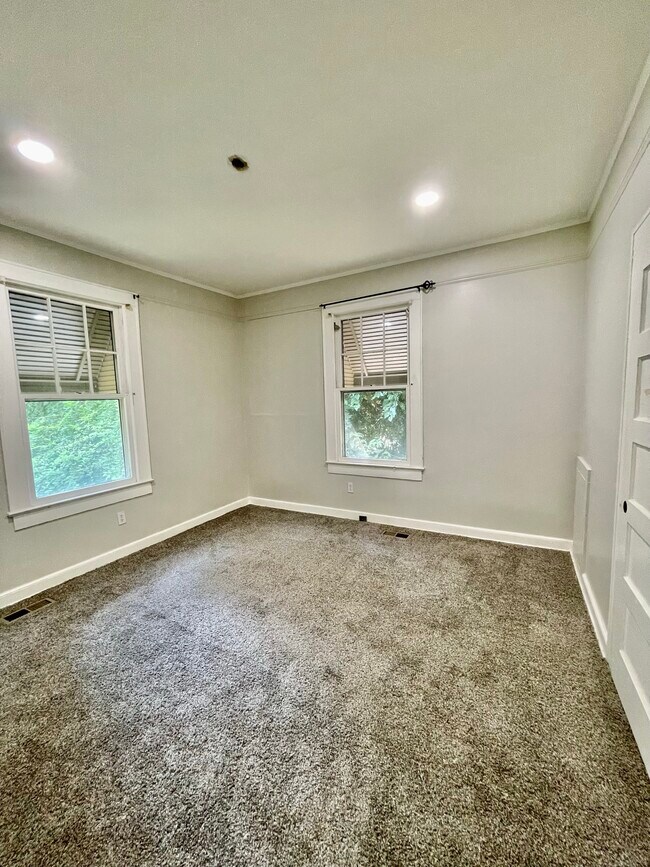 Building Photo - 211 North St