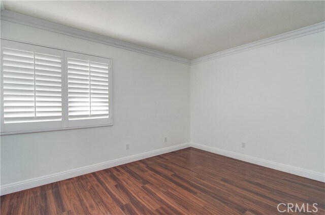 Building Photo - 8566 Fallbrook Cir
