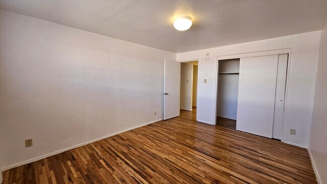 Building Photo - Louisiana Blvd SE-845