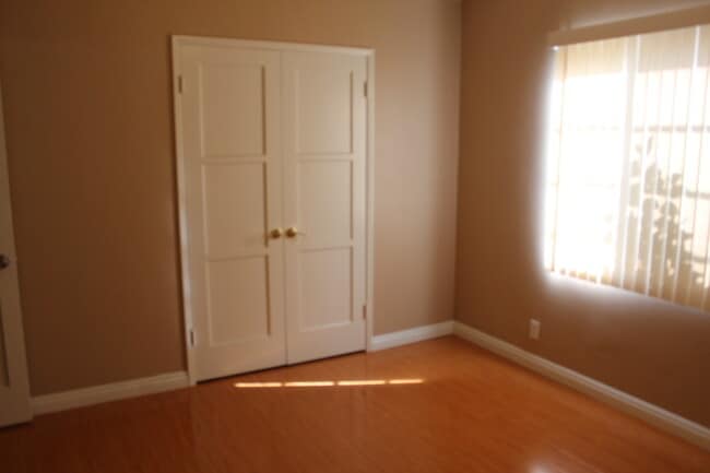 Building Photo - ( ( ( CUTE 4 BEDROOM 2 BATH ONE STORY HOUS...