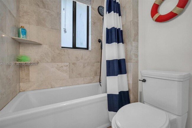 Building Photo - 627 Alcazar Ave