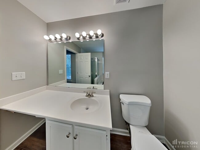 Building Photo - 2826 Bricker Dr