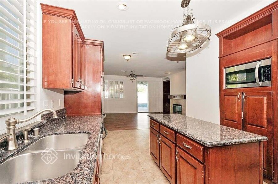 Building Photo - 5501 Carnation Meadow St