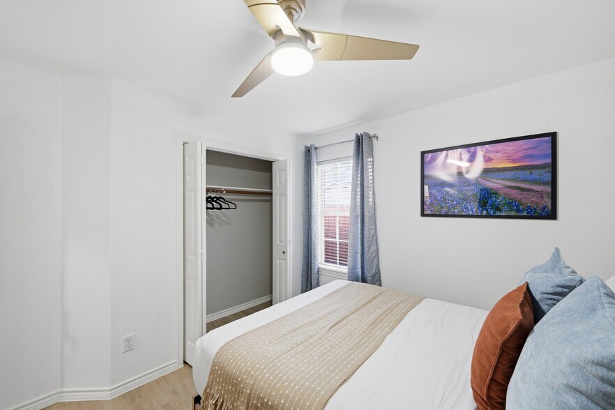 Building Photo - 3565 Dreyfus St