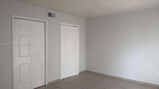 Building Photo - 1655 W 44th Pl